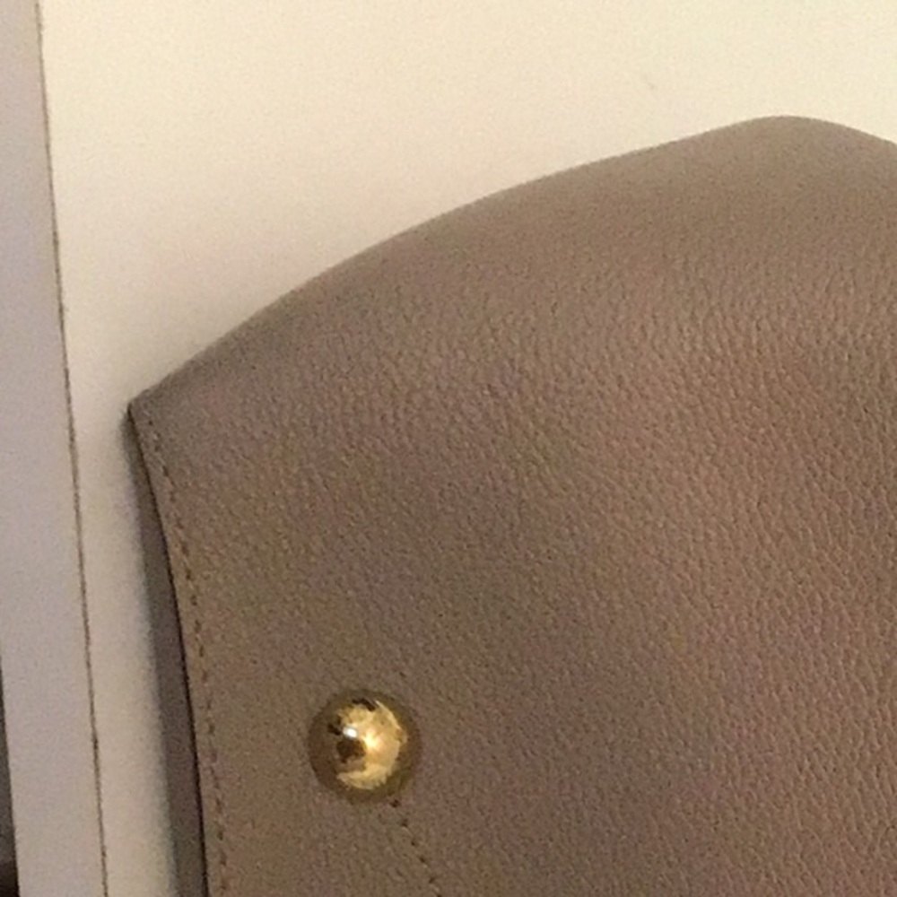 - LOUIS VUITTON MAIDA HOBO IN TOURTERELLE GRAY - Picture 16 of 16